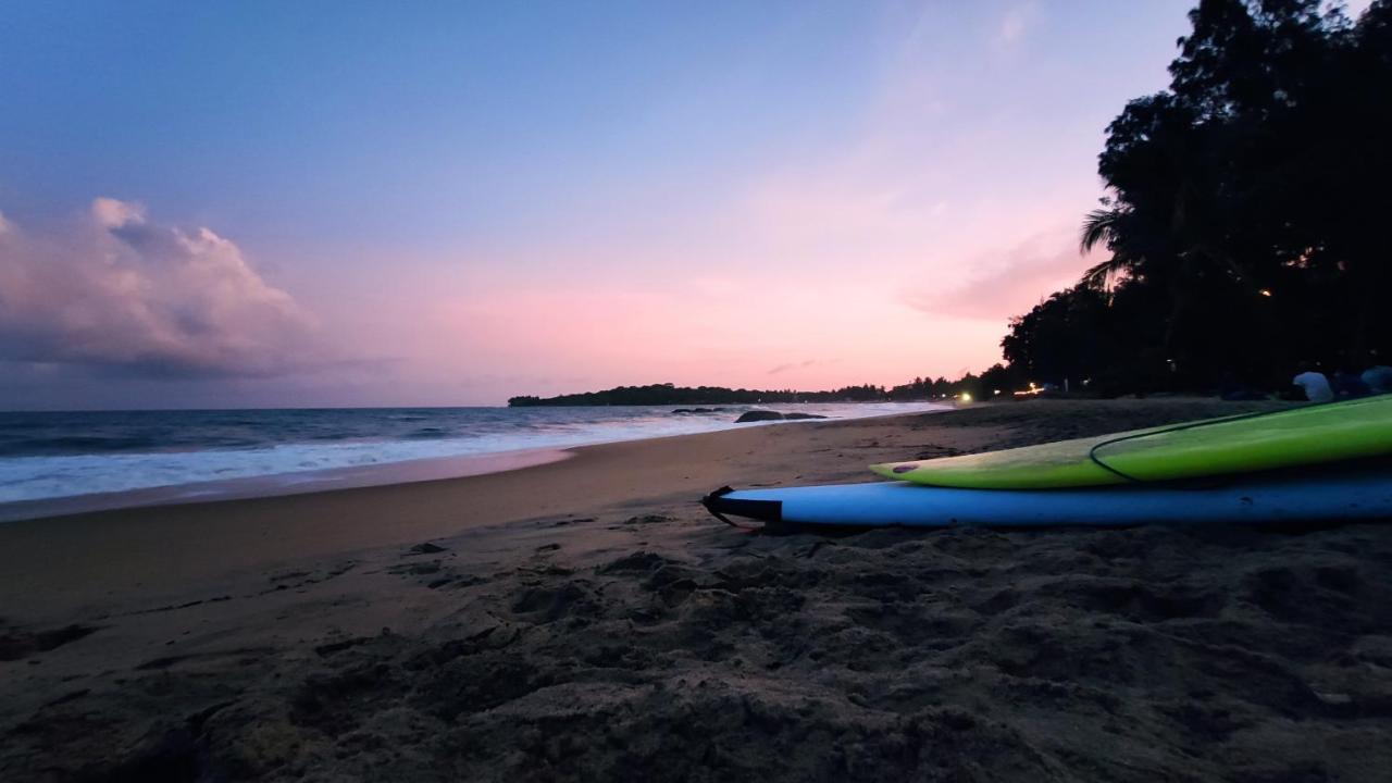 Surf Beach Hotel آروغام المظهر الخارجي الصورة